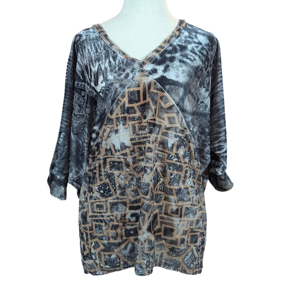 B.L.E.U. Blouse Women S Black Tan Geometric‎ Abstract Batwing Sleeve V-Neck Top